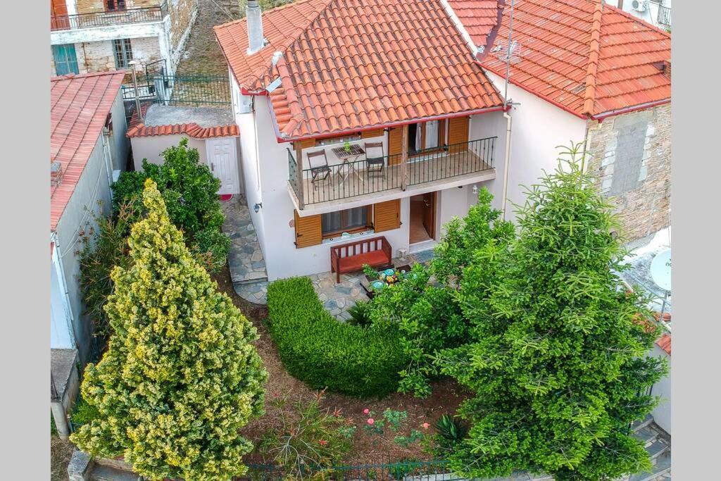 Small House With Garden & View Promirion エクステリア 写真