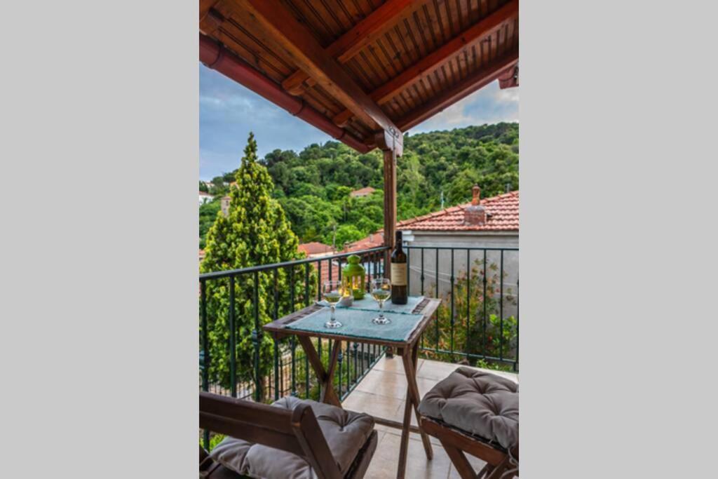 Small House With Garden & View Promirion エクステリア 写真